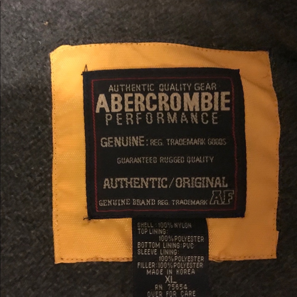 A&F Snowboarding Jacket - Picture 4 of 6